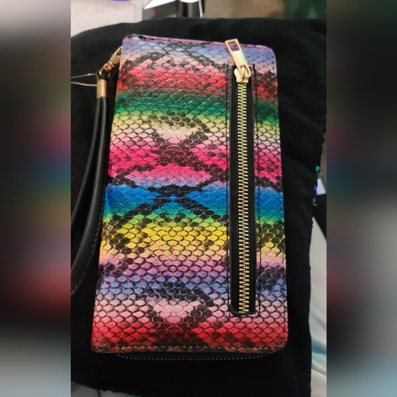 Rainbow snake print wallet. Never used - Picture 7 of 10